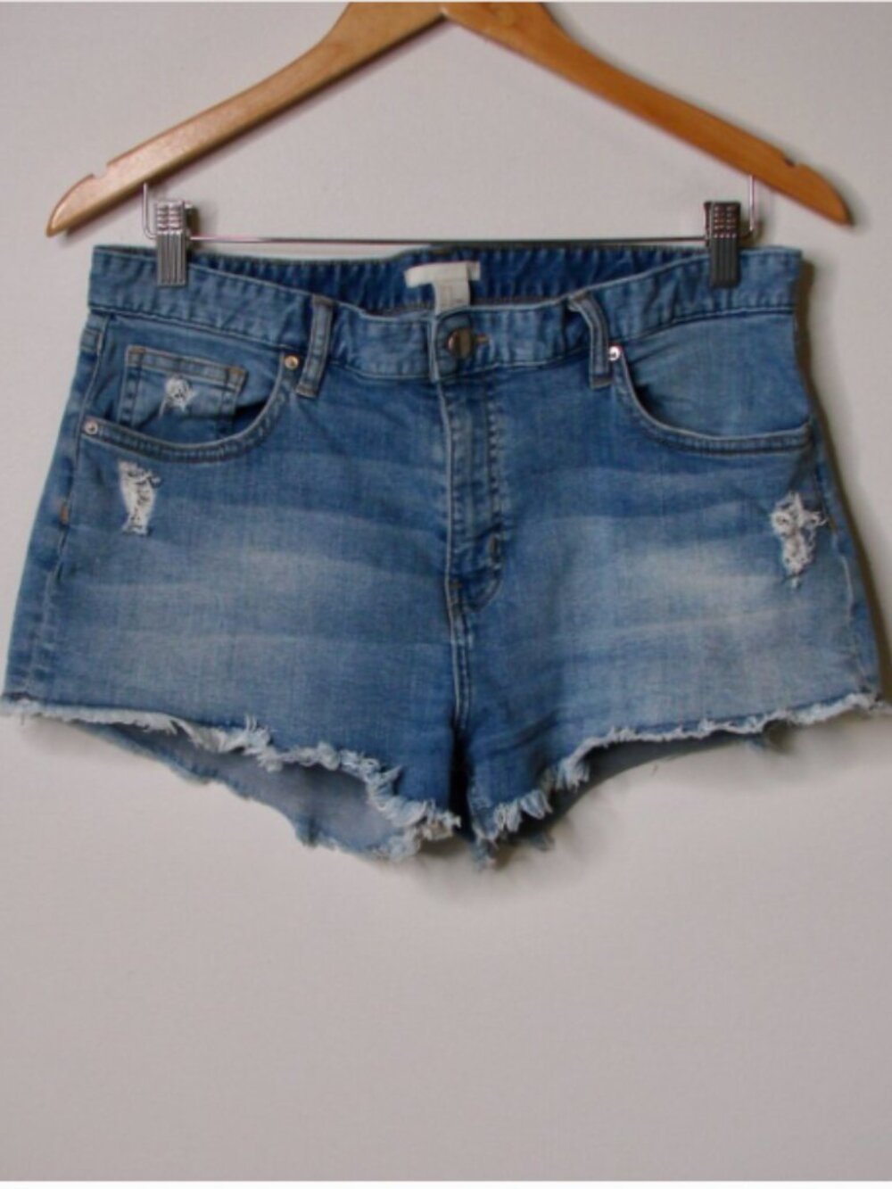 H&M Denim Jean Shorts Raw Frayed Hem Light Wash Distressed Stretch Size 10